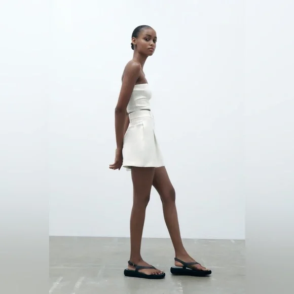 Zara Pleated Shorts - Picture 3 of 10